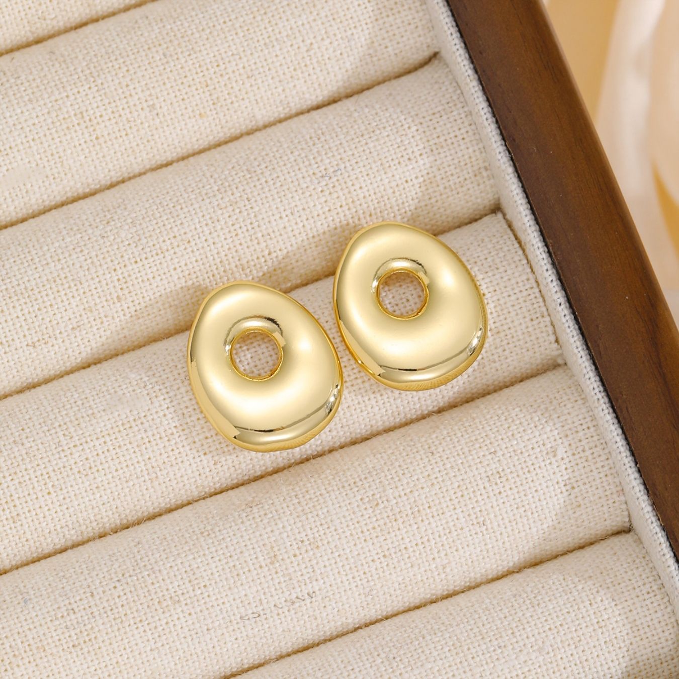 Initial Earrings "Luxe Bubble"