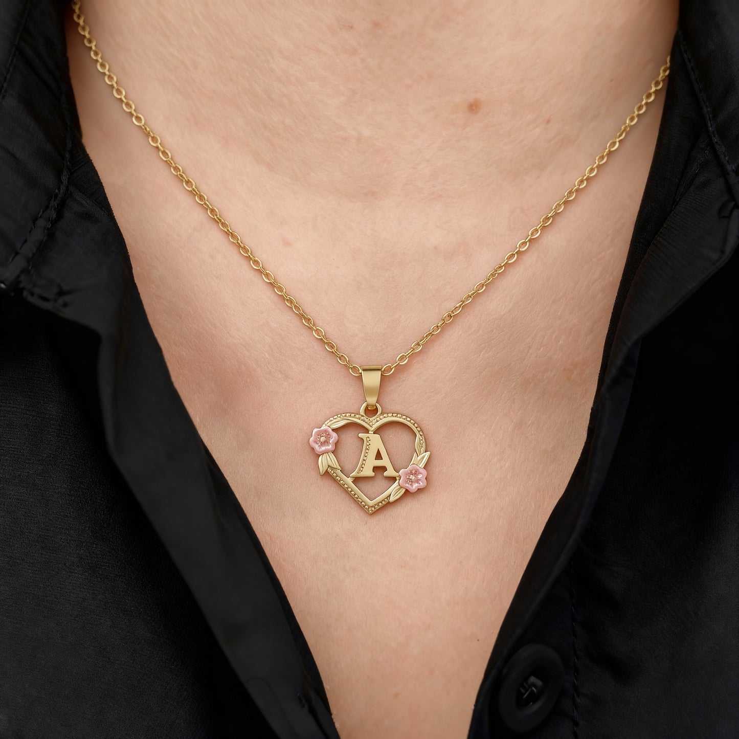 Initial Necklace "Bloom"